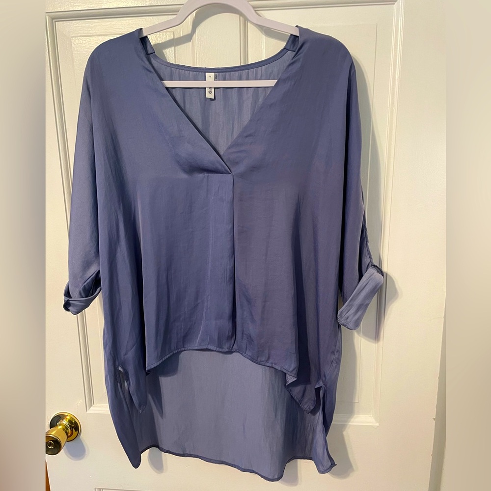 Medium V-neck Blouse